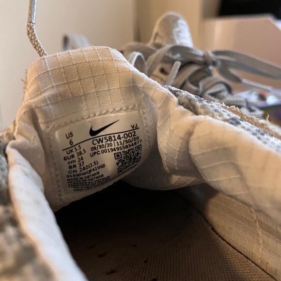 Nike Free Run Trail Textured Neutral Grey Suede Sz M 6 / W 7.5 - Picture 6 of 7